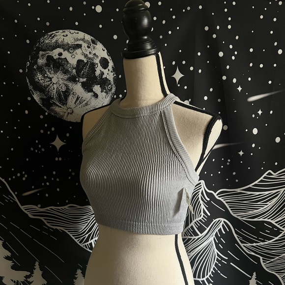 AE Racerback Cropped Tank - Picture 4 of 8